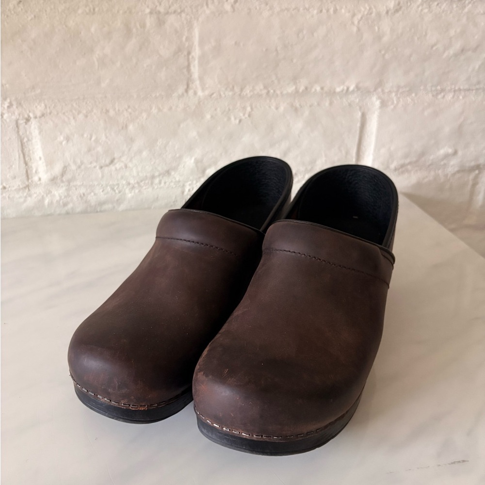 Dansko Brown Leather Women's Clogs SZ 9